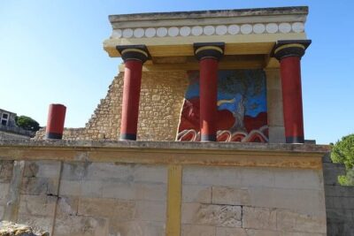 PRIVATE-Knossos Palace-Zeus Cave-Olive Oil Tasting-Old Villages - Omalia Olive Press: learn the process, then taste it