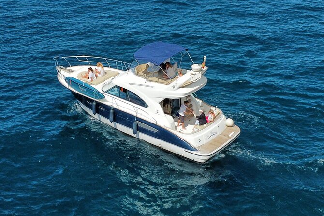 Private Luxury Motor Boat 2, 3 and 4 Hour Charters - Food, drinks, and music: it’s designed to keep the mood easy