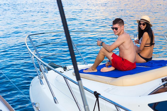 Private Motor Yacht Cruise with BBQ, Open Bar & Transfers - Thirassia and the Calmer Island Perspective