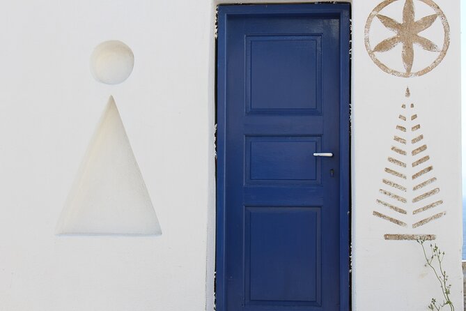Private Only "The Highlights" Walking tour - Paraportiani Church and Matogianni alleys: where the architecture comes alive