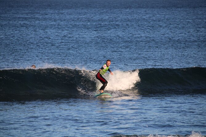 Private Surfing Lesson at Playa de las Américas - Playa de las Américas: the right place for a first surf win
