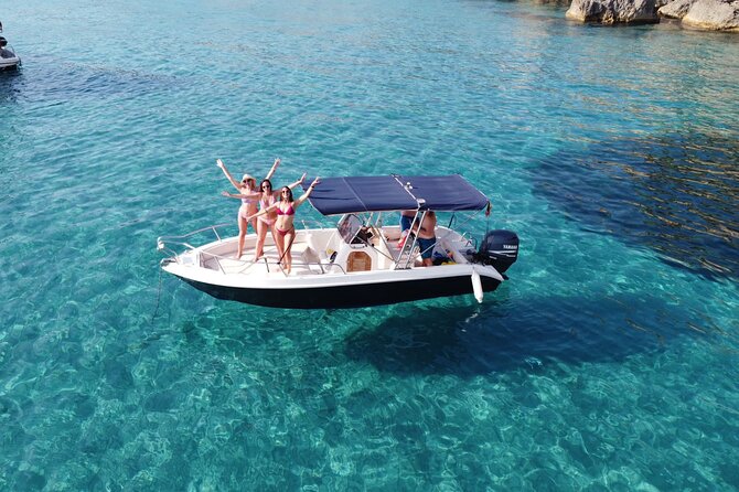 Private Tour along the Coast of Sant Antoni de Portmany - A private five-person sailing day from San Antonio