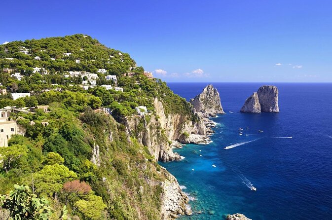 Private tour in a typical Capri boat - Meeting at Piazza Angelo Ferraro: easy start, clear return