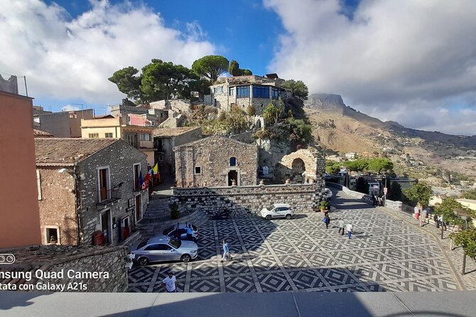 Private tour of Taormina, Castelmola, Isola bella for small groups - Messina’s Duomo bell tower: the clock stop when time allows