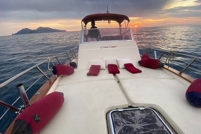 Private Tour of the Island of Capri by Boat and Visit to the Caves - Private Capri boat tour: the 4 hours that actually work