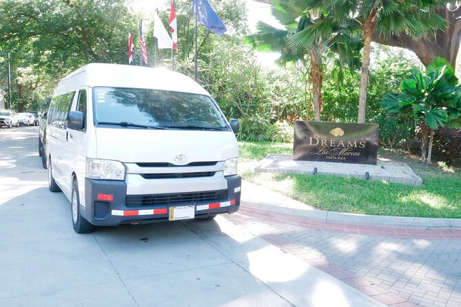 Private Transfer from Liberia Airport to Dreams Las Mareas - Price and vehicle size: what $160 is really buying you