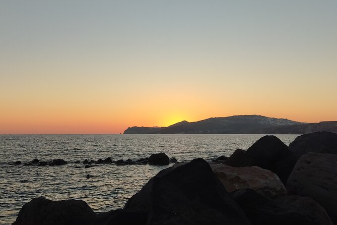 Private Transfer Santorini One-way From/To Airport, Port & Hotel - The meeting process: how you find your driver fast