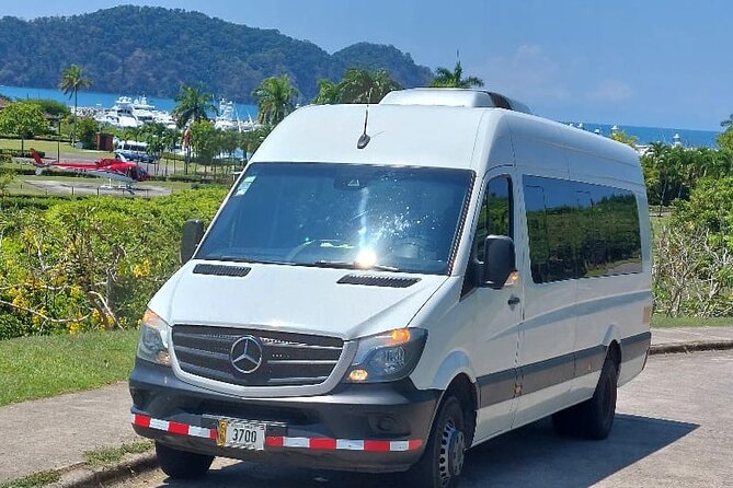 Private Transfer Tamarindo Beach to/from Liberia Airport - Meet-and-greet pickup at Daniel Oduber Quirós International Airport (LIR)