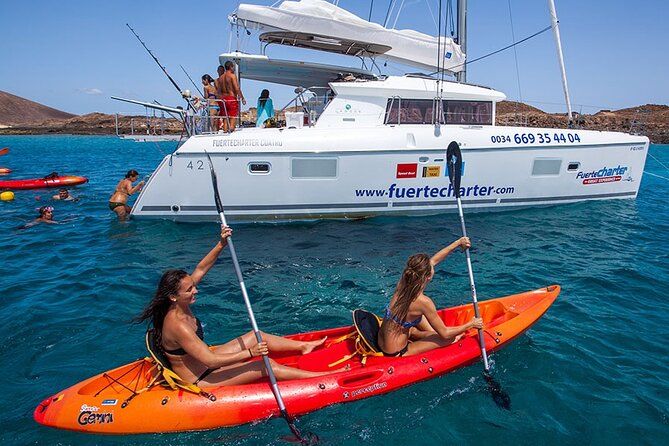 Private trips to Lobos Island in Catamaran Lagoon 421 - Lagoon 421 comfort: why stability matters on a sea day