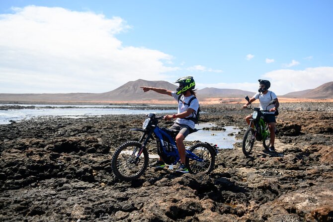 Private Volcanoes Tour Electric Experience of Fuerteventura - Stop 1: Calderon Hondo hike for views and quick history facts
