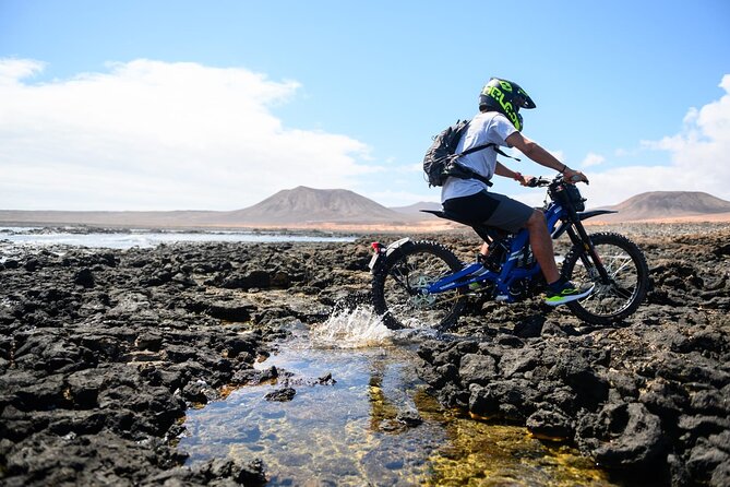 Private Volcanoes Tour Electric Experience of Fuerteventura - Stop 2: Majanicho Beach and why it’s not just another coastline