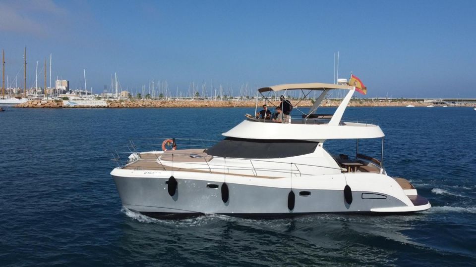 Puerto del Carmen: Catamaran Trip with Water Sports - Who this catamaran trip is best for