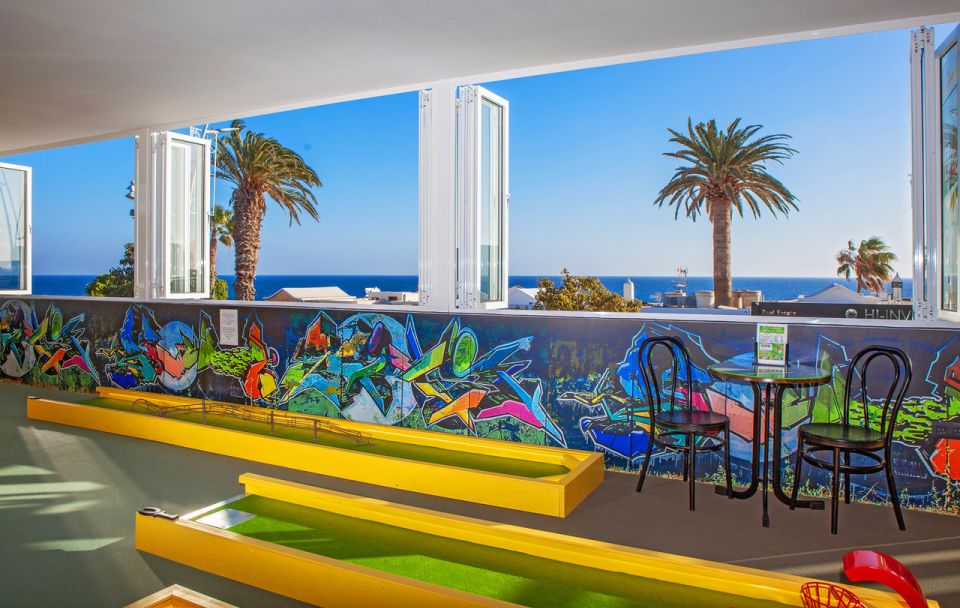 Puerto del Carmen: Indoor 18 hole Crazy Mini Golf Experience - Key things I’d plan for before you go