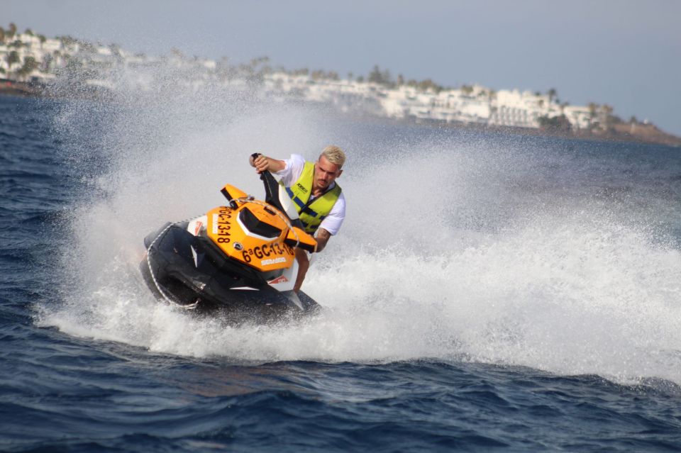 Puerto del Carmen: Single or Double Jet Ski Rental - Taking Control at Paracraft Lanzarote in Puerto del Carmen