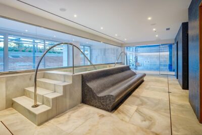 Relaxing back massage & day SPA - The Private Back Massage Room: What Makes It Worth It