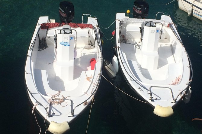 RENT A BOAT 5,5m - 30hp LICENSE FREE Chora Sfakion, Sfakia - License-free 30hp boat driving: the real value is confidence