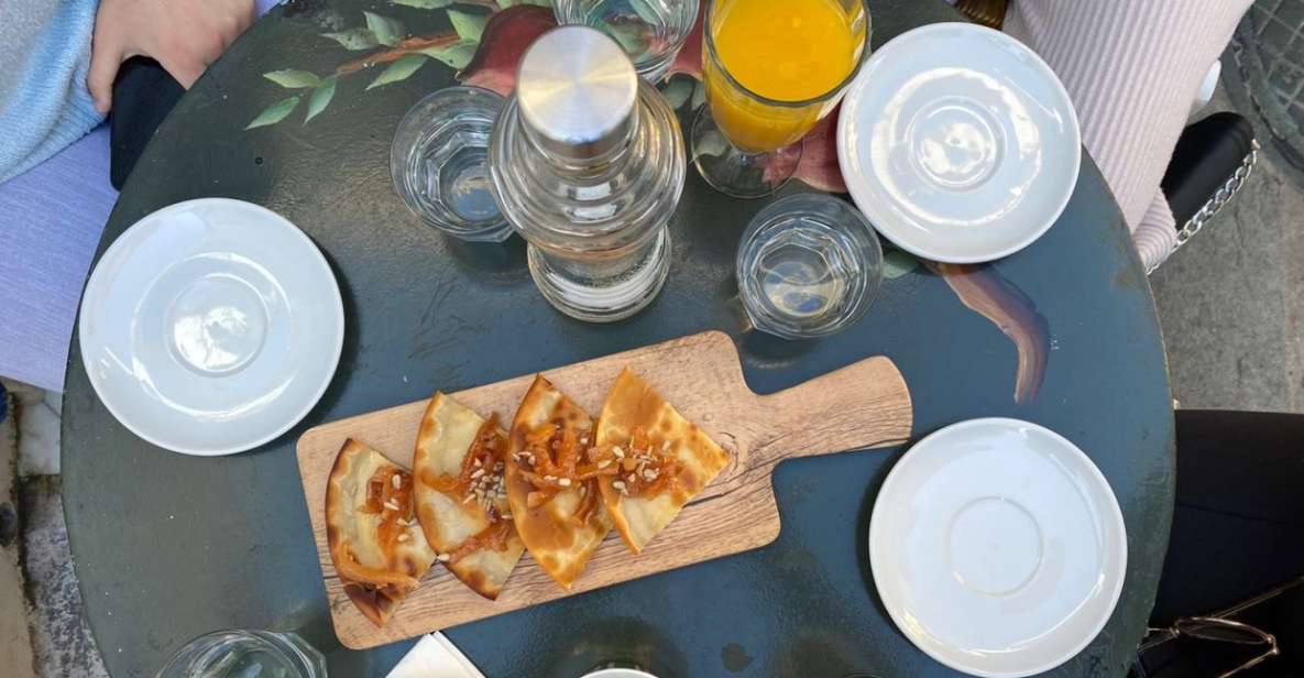 Rethymno: Old Town Walking Tour with Meal - Breakfast at a Cretan kafeneio: sfakianopita, jam, and your first coffee