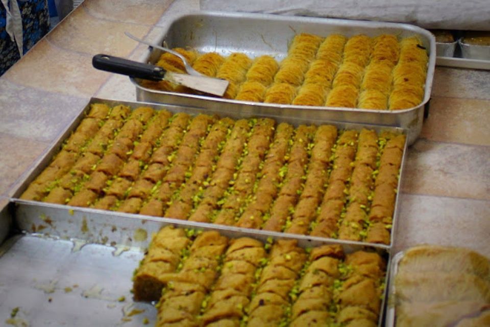 Rethymno: Old Town Walking Tour with Meal - Tasting honey, olive oil, and raki like a local (quality, not just quantity)
