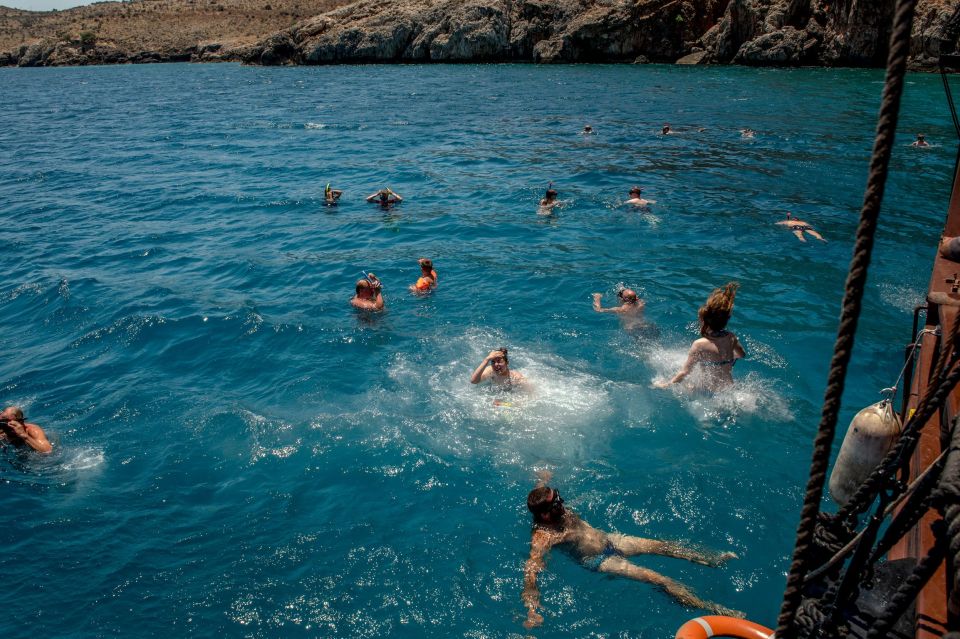 Rethymno: Pirate Boat Cruise with Swimming Stops - Cruising Past Fortezza and Gerani on the Way West