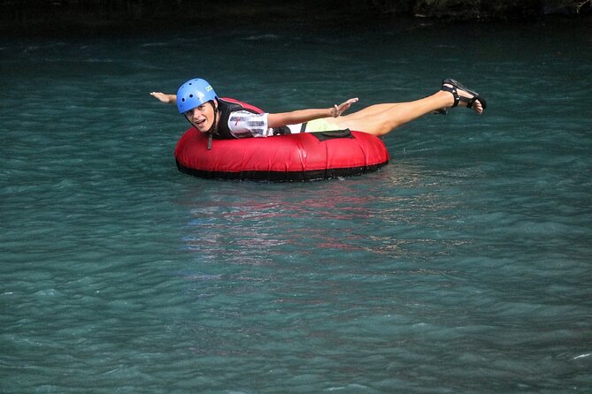 Río Celeste: Tubing Adventure in the Río Celeste - Tubing the Rapids: Swimming, Jumping, and Getting Your Bearings