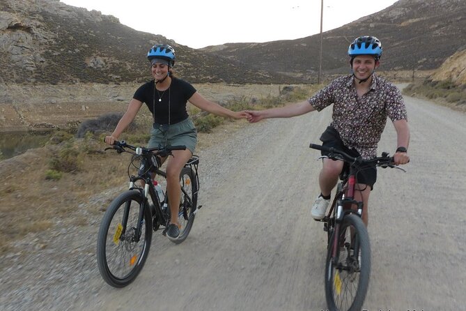 Romantic Cycling Tour with Private Picnic at the beach - The night ride back: stars, lights, and what to wear