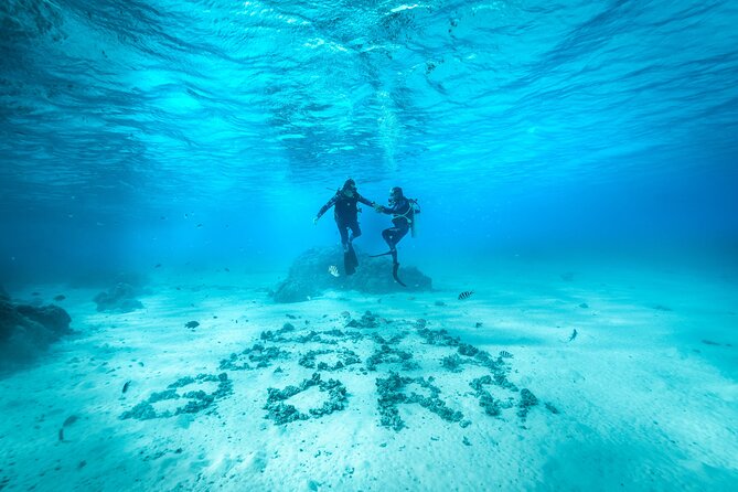 Romantic dive in the lagoon of Bora Bora. Private instructor on a shared boat - Bora Bora Lagoon Romance, With Private Coaching for Two