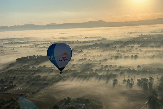 Romantic Sunrise Balloon Tour in Majorca - Meeting point and the small-group vibe near Illes Balears