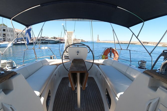 Sailing Cruises Chania - Lighthouse of Chania and the Gulf circuit: your main sailing segment
