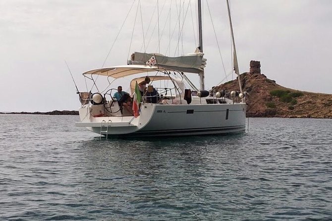Sailing day trip - Lunch on board: marinara pasta, local fish, and two wine choices