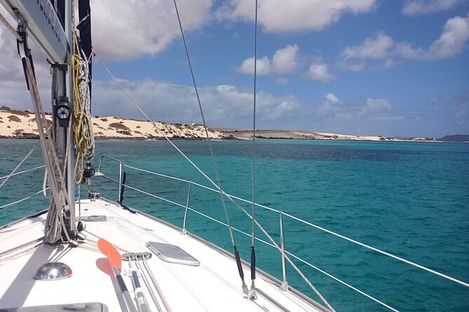 Sailing tour around the Lobos Island Natural Park / 4h - Lunch and drinks onboard: simple, timed well, and actually helpful