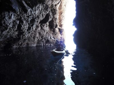 Sant Elm: Guided kayak tour to Cala en Tío with caves - Paddling the west coast: Punta de na Galinda and Sa Dragonera in view