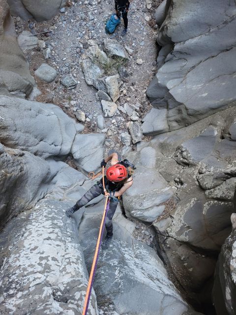 Santa Cruz de Tenerife: Vilaflor Canyoning Tour - Meeting at Calle Sta. Catalina and the fast start to the action