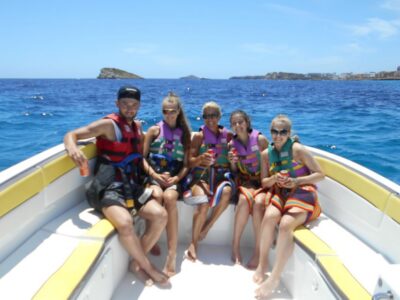 Santa Eulària des Riu: Parasailing Boat Cruise with Drinks - PANTALAN D-60 at Port de Santa Eulàlia: how to find the boat without stress