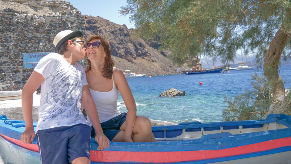 Santorini 2-Day Combo: Volcano Boat Cruise & Island Bus Tour - Profitis Ilias viewpoints and Oia sunset hour: the payoff sequence