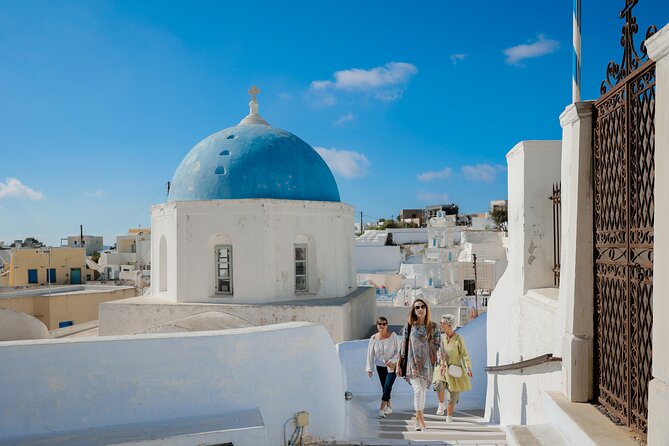 Santorini: 4hr Private First Impressions Tour - Stop 3: Kamari Beach—black sand plus a simple sea break