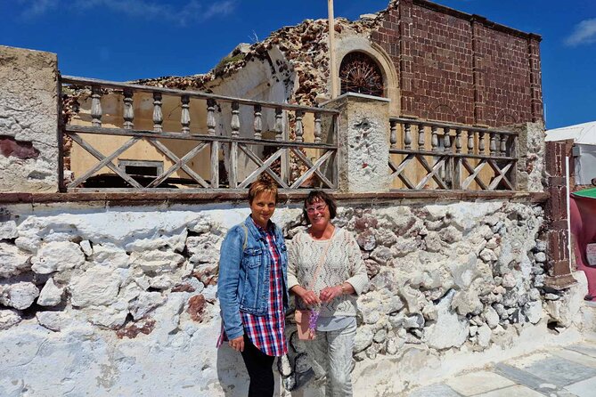 Santorini: 6hr Private Tour with Olive Oil, Beer or Wine Tasting - Vlychada: rugged cliff shores right by the beach