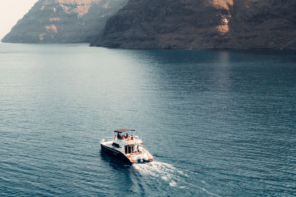 Santorini: Caldera Private Power Catamaran Cruise - Key things I’d plan around