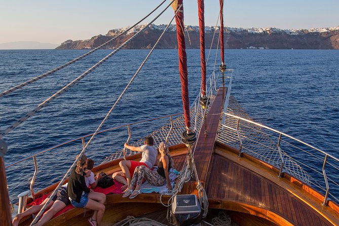 Santorini Caldera Sunset Sailing Cruise with Dinner and Wine - Pickup and Boarding: Where Confusion Can Start