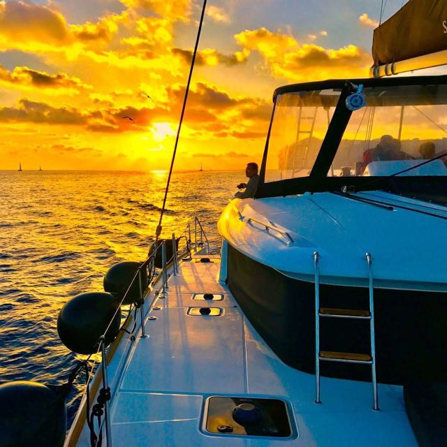 Santorini: Catamaran Cruise with Meal & Open Bar - Open Bar and the Onboard Atmosphere: Drinks That Actually Match the Day