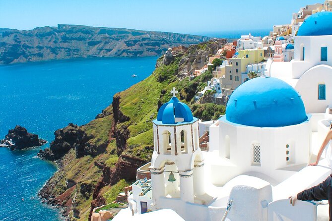 Santorini Classic Highlights and Sightseeing Private Tour - Megalochori: traditional lanes plus a real break at the square