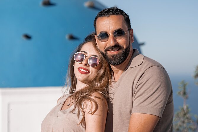 Santorini: Customized Private Photoshoot Walk in Oia - Price and value: $120.98 for up to 2, for an hour of real expertise