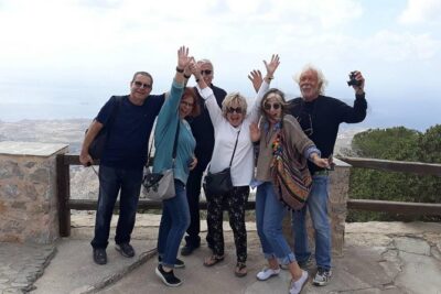 Santorini First-time Visitors Private Tour with Wine Tasting - Oia’s Main Street: where the photos and the history both work