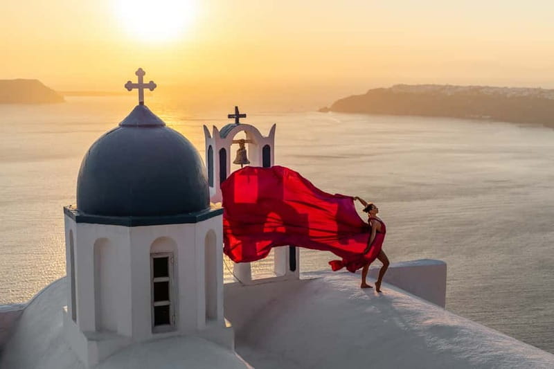 Santorini Flying Dress Photoshoot - Your 60-minute walk through Oia’s best photo angles