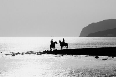 Santorini: Horse Riding to the Black Sandy Beach (Eros beach) - Eros Beach on black sand: photos, cliffs, and the view from above