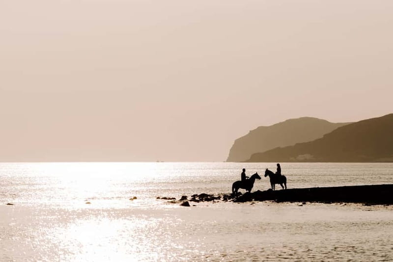Santorini: Horseback Riding on the Black Sandy Eros Beach - Duration and pacing: how to think about the 1.5 hours