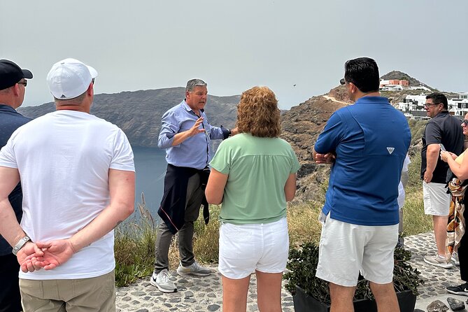 Santorini in 5 hours: Oia, Traditional Villages & Black Beach - Crowds, comfort, and mobility: where the day can feel tight