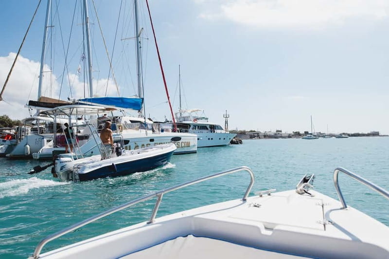 Santorini: License-Free Boat Rental with Ice, Water, & Fruit - Who should book this license-free Santorini boat rental