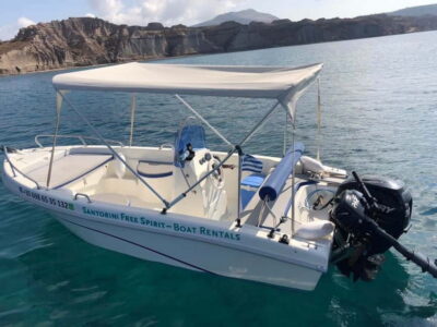 Santorini: License-Free Boat Rental with Ice, Water, & Fruit - Your first steps with Sasha: quick training, real confidence