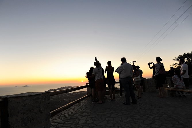Santorini Luxury Custom Private Tour with Local guide - How to time your tour for the best light