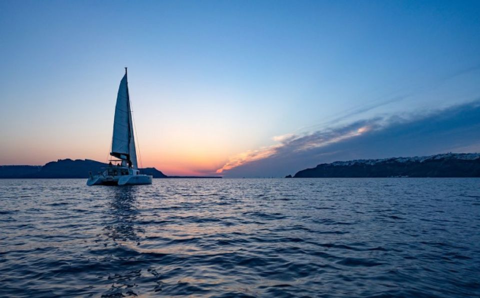 Santorini: Luxury Sunset Cruise with Dinner & Open Bar - Key things that make this cruise worth your time